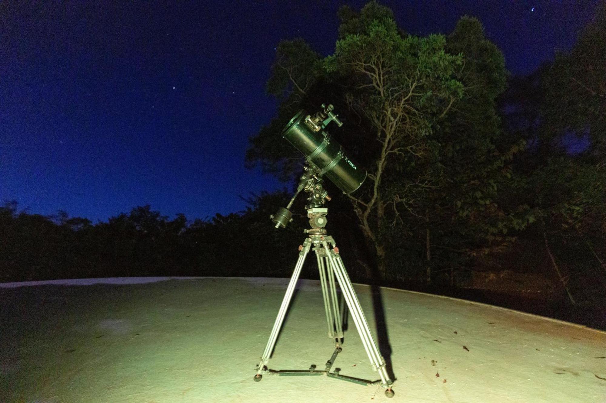 Floresta Encantada Telescopio,Fogueira, Riacho Chapada dos Guimarães Exterior photo